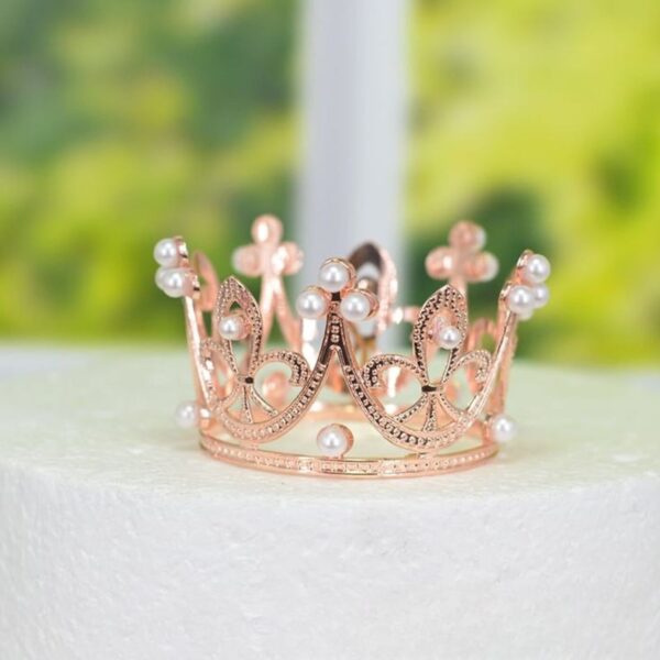 Coronas grandes para brillar como una reina El detalle que transforma tus postres en puro glamour - Imagen 2