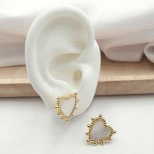Aretes Corazón Resina Tipo Nacar