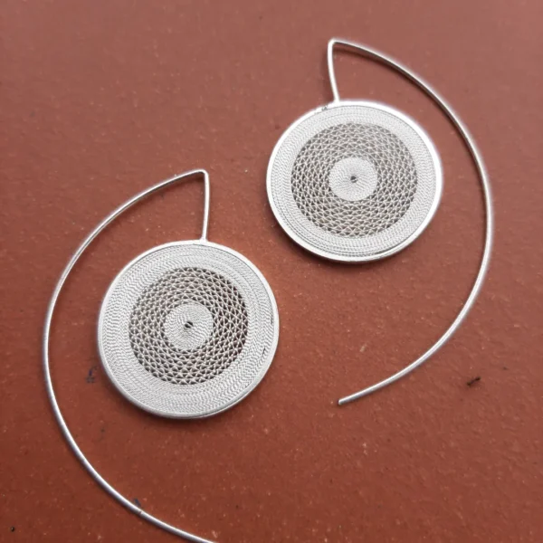 Aretes modernos