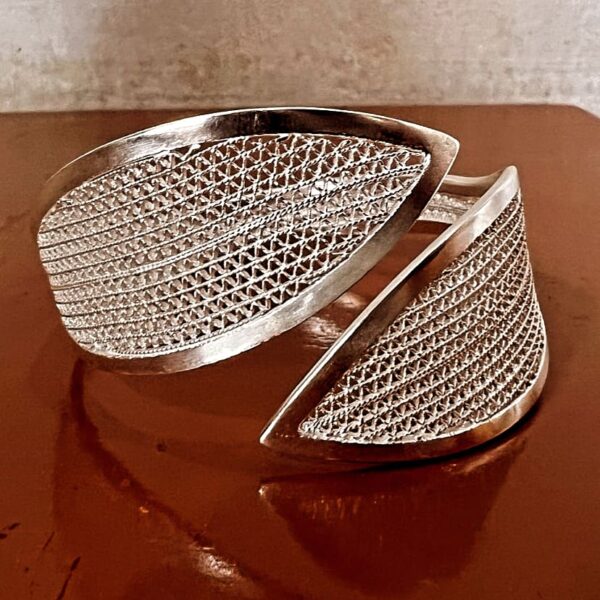 Brazalete hojas Material plata ley 970, técnica filigrana momposina