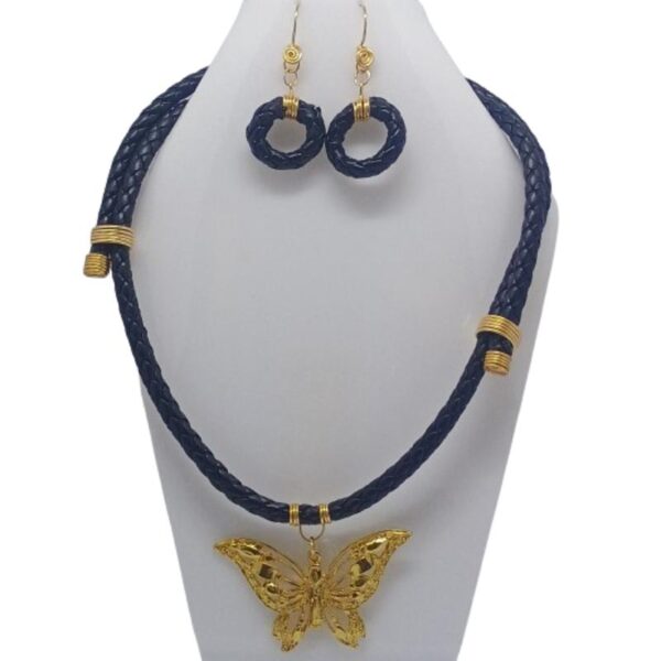 Juego de Collar y Gargantilla en Cuero Sintético con Aretes Vibras Eternas