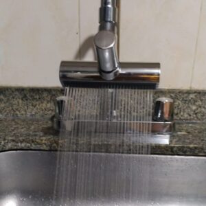 Llave multifuncional para lavaplatos
