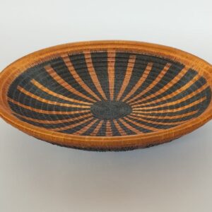 Plato Floral Artesanal en Fibra de Palma Werregue y Cobre